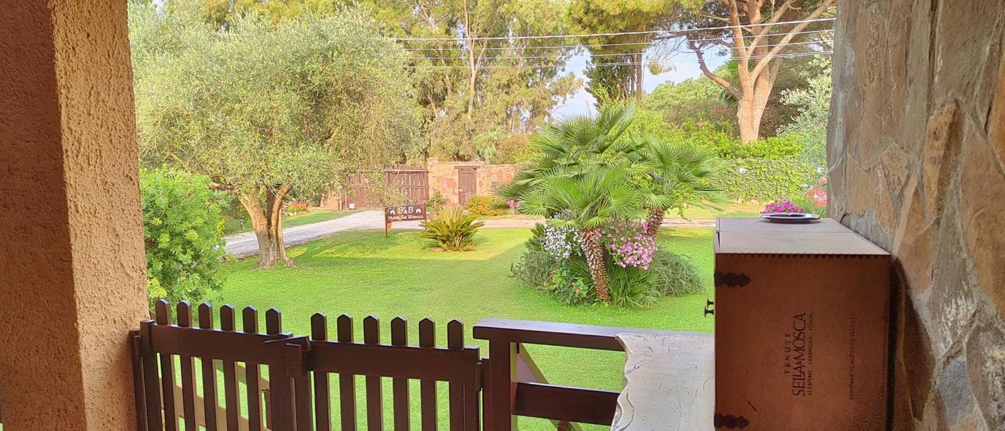 Bed and Breakfast Nuraghe Bianco Santa Maria la Palma Exterior foto