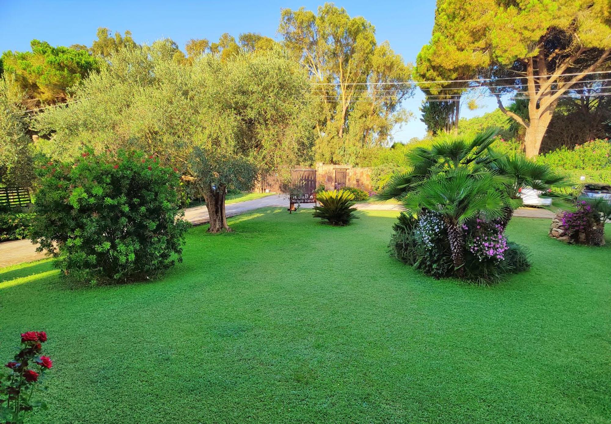 Bed and Breakfast Nuraghe Bianco Santa Maria la Palma Exterior foto